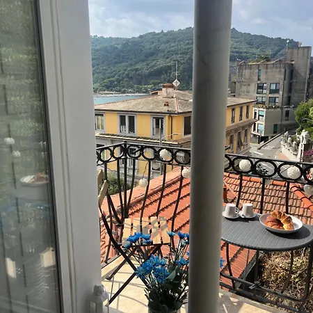 Le Finestre Veneris Pensión 4*