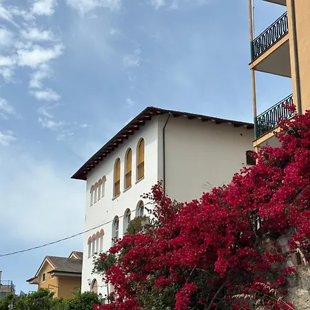 بيت ضيافة Le Finestre Veneris *
