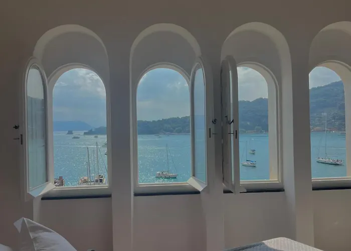 Le Finestre Veneris Pensionat Porto Venere
