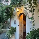 بيت ضيافة Le Finestre Veneris 4*