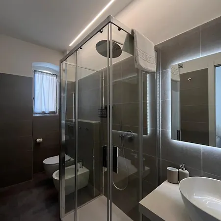 Guest house Le Finestre Veneris *