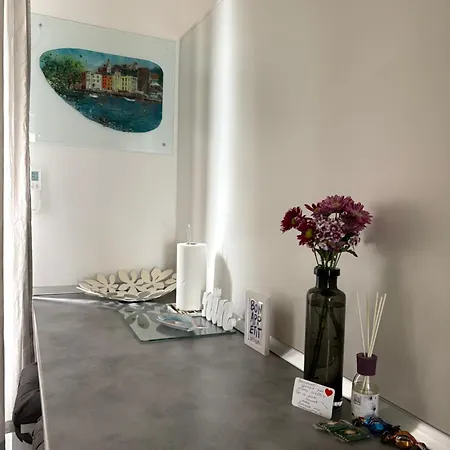 Le Finestre Veneris Pensión *